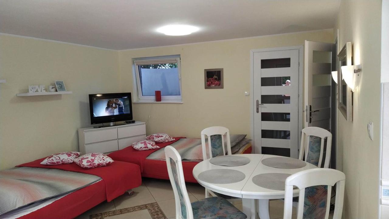 Apartamenty Junona Nad Morzem, W Domu Z Ogrodem, Obok Stegna I Jantar Junoszyno Luaran gambar
