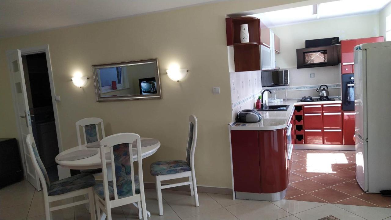 Apartamenty Junona Nad Morzem, W Domu Z Ogrodem, Obok Stegna I Jantar Junoszyno Luaran gambar