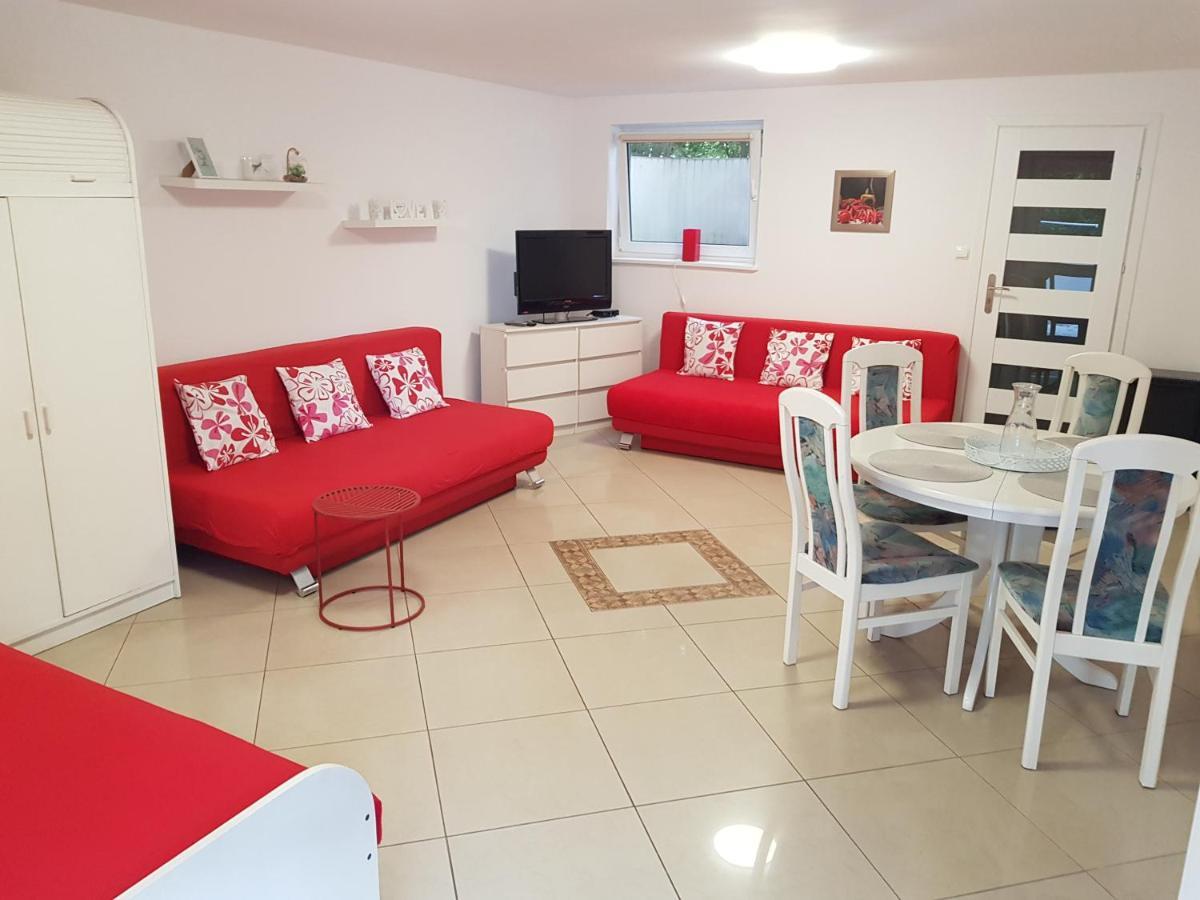 Apartamenty Junona Nad Morzem, W Domu Z Ogrodem, Obok Stegna I Jantar Junoszyno Luaran gambar