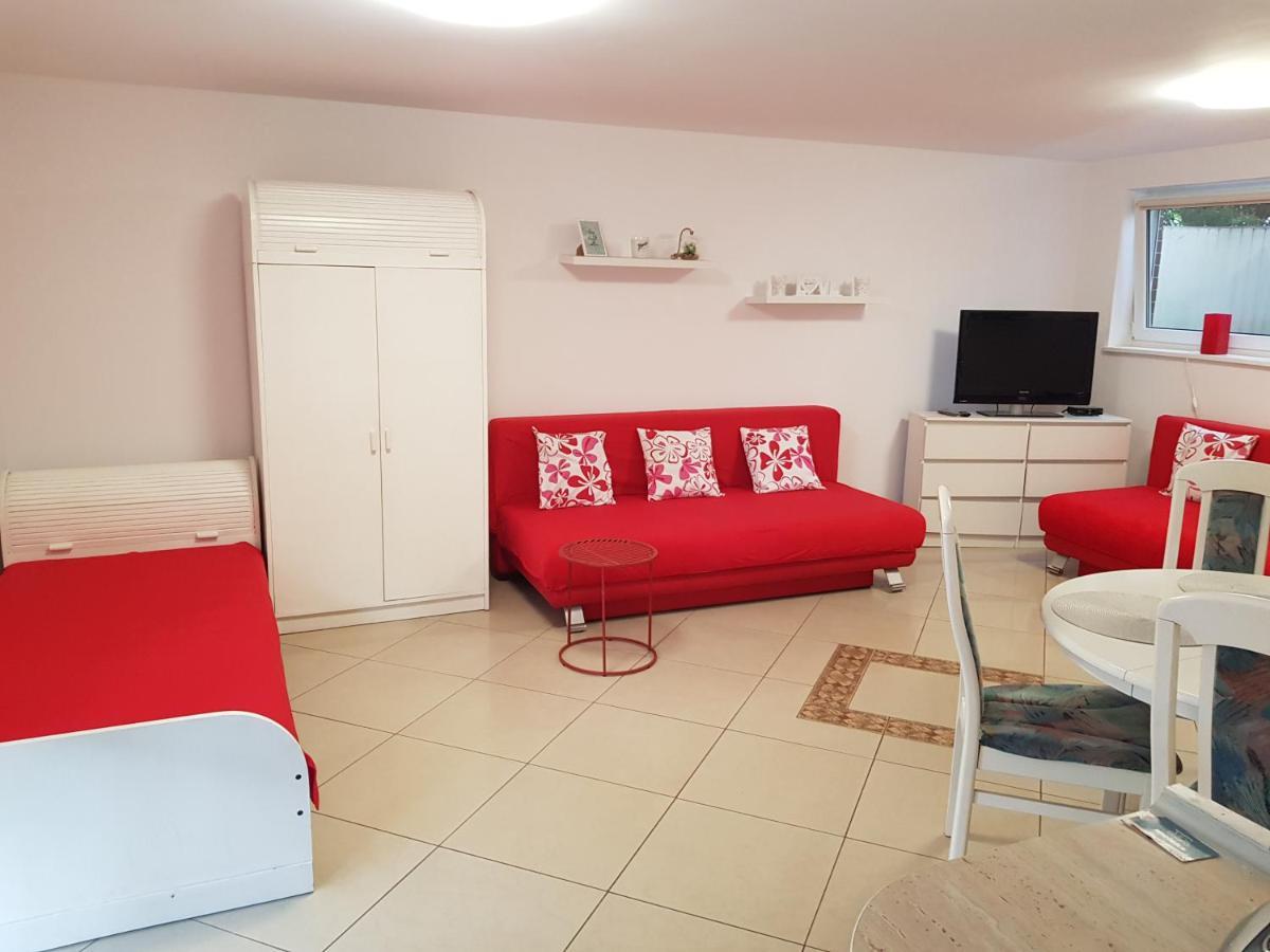 Apartamenty Junona Nad Morzem, W Domu Z Ogrodem, Obok Stegna I Jantar Junoszyno Luaran gambar