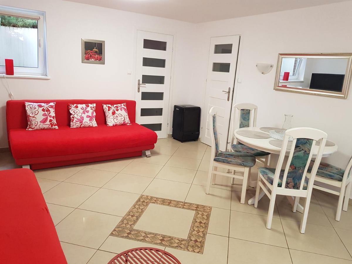 Apartamenty Junona Nad Morzem, W Domu Z Ogrodem, Obok Stegna I Jantar Junoszyno Luaran gambar